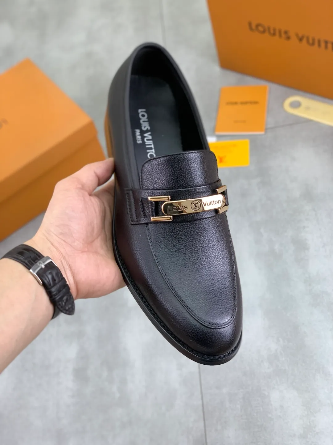 Men's Men's Shoes 💰P420 [New Style] 💰Yangli💎💎💎[Louis Vuitton] LV high-end men's formal business leather shoes, original order 1:1! Original imported calfskin, original metal buckle, imported sheepskin lining for feet, original outsole, men's shoe size: 39-45 (38.46 customized) black optional